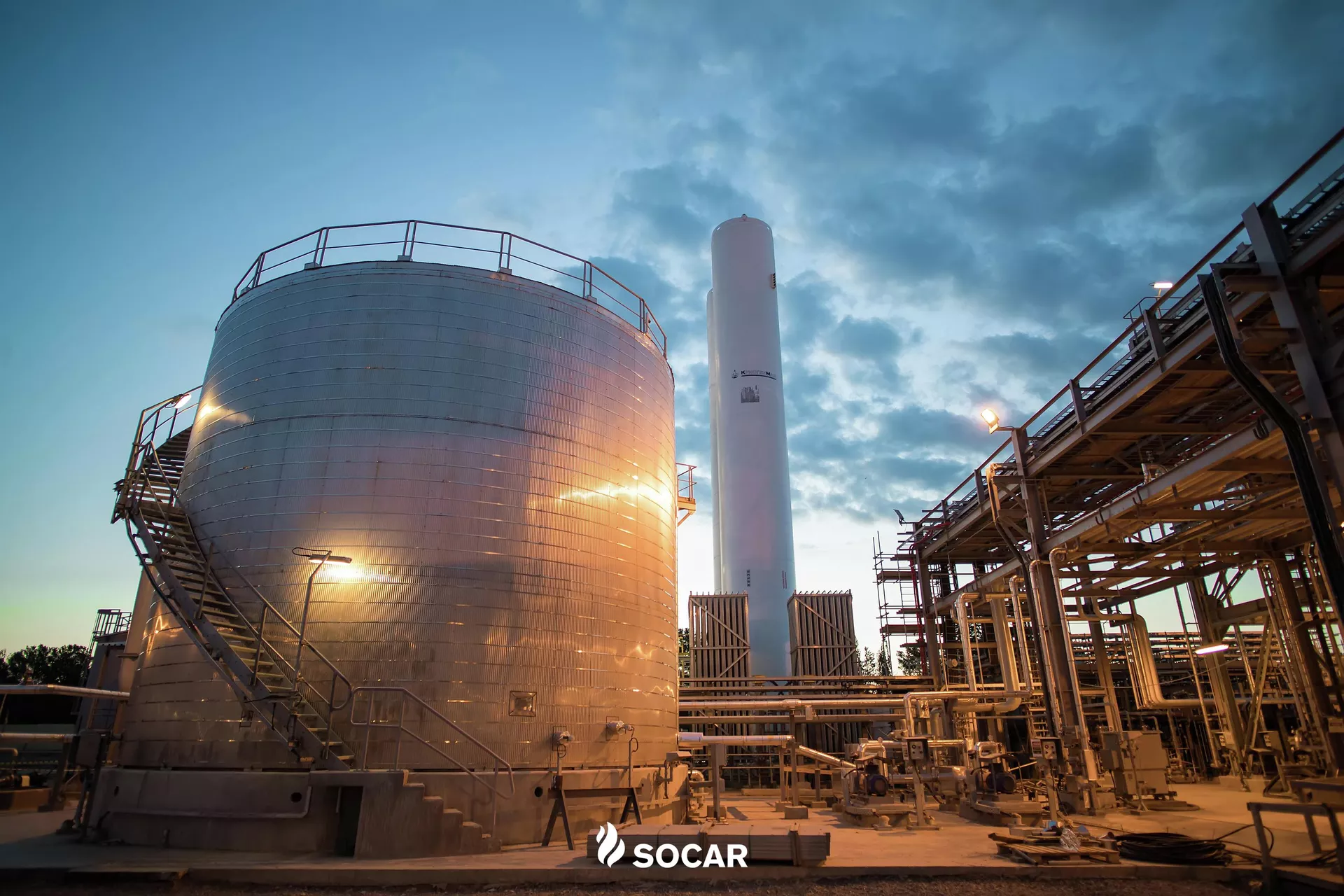 Сотрудник SOCAR на месте работы - Sputnik Азербайджан, 1920, 31.01.2023