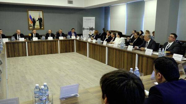 В Баку обсудили перспективы сотрудничества Азербайджана и ЕАЭС - Sputnik Азербайджан