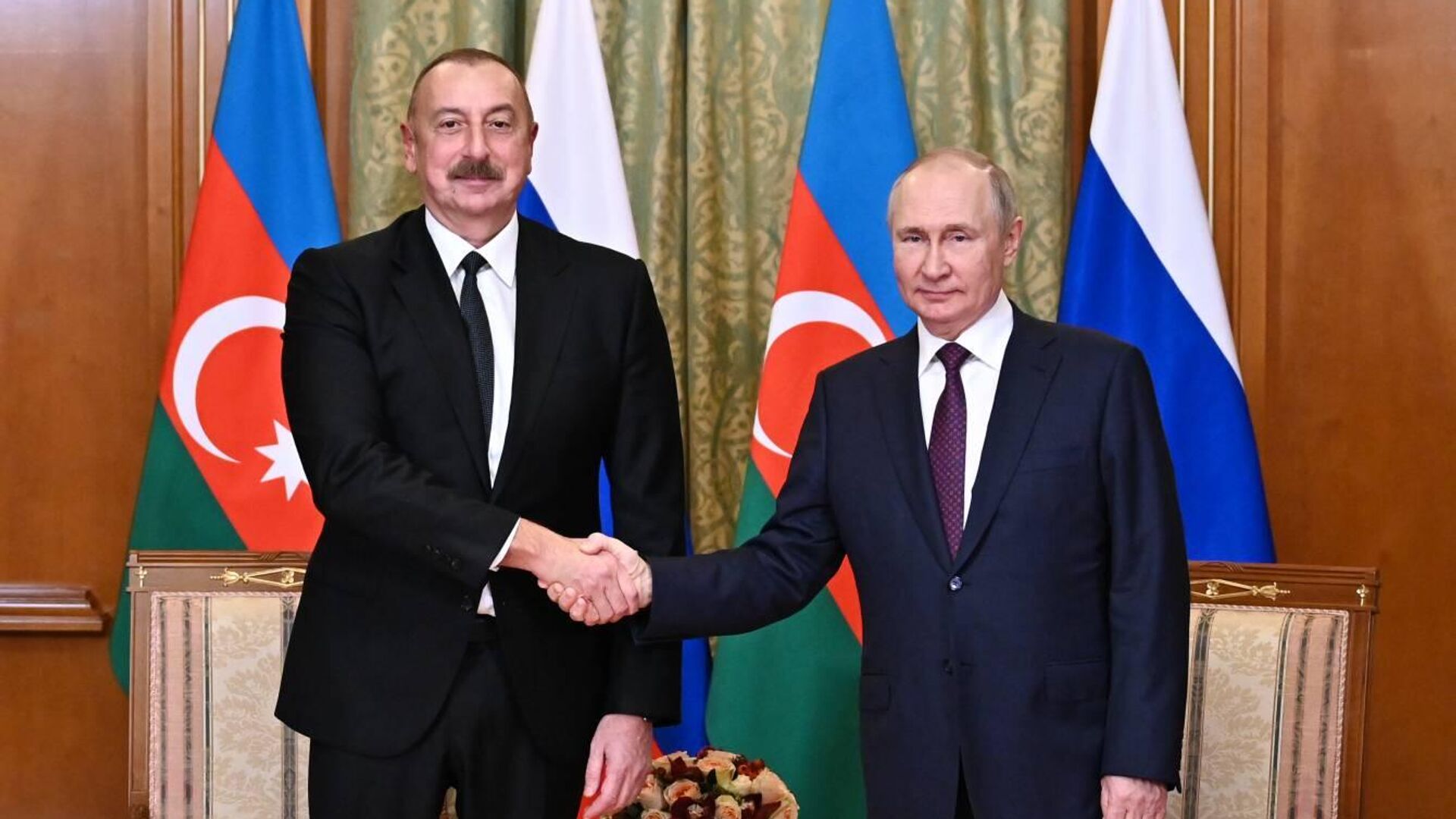 Владимир Путин и Ильхам Алиев, фото из архива - Sputnik Азербайджан, 1920, 12.12.2022