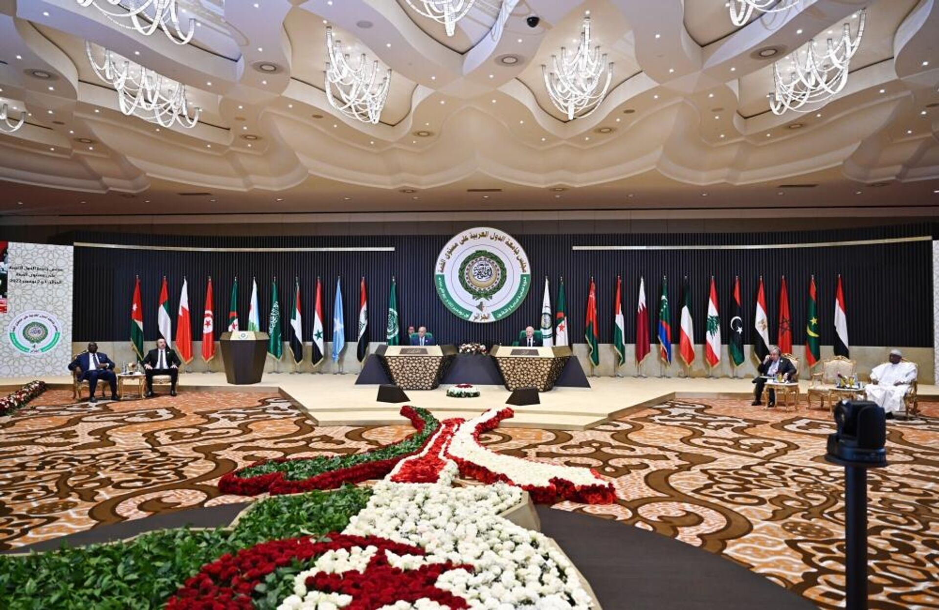 Президент Ильхам Алиев участвует в 31-м саммите Лиги арабских государств - Sputnik Azərbaycan, 1920, 01.11.2022