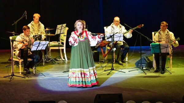В Гяндже состоялся концерт народной артистки России Надежды Крыгиной - Sputnik Азербайджан