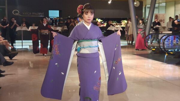 Bakıda Elegant Kimono: Yapon Kimono şousu - Sputnik Azərbaycan