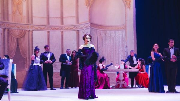 На сцене Гянджинской государственной филармонии имени Фикрета Амирова впервые состоялся показ оперы Севиль - Sputnik Азербайджан