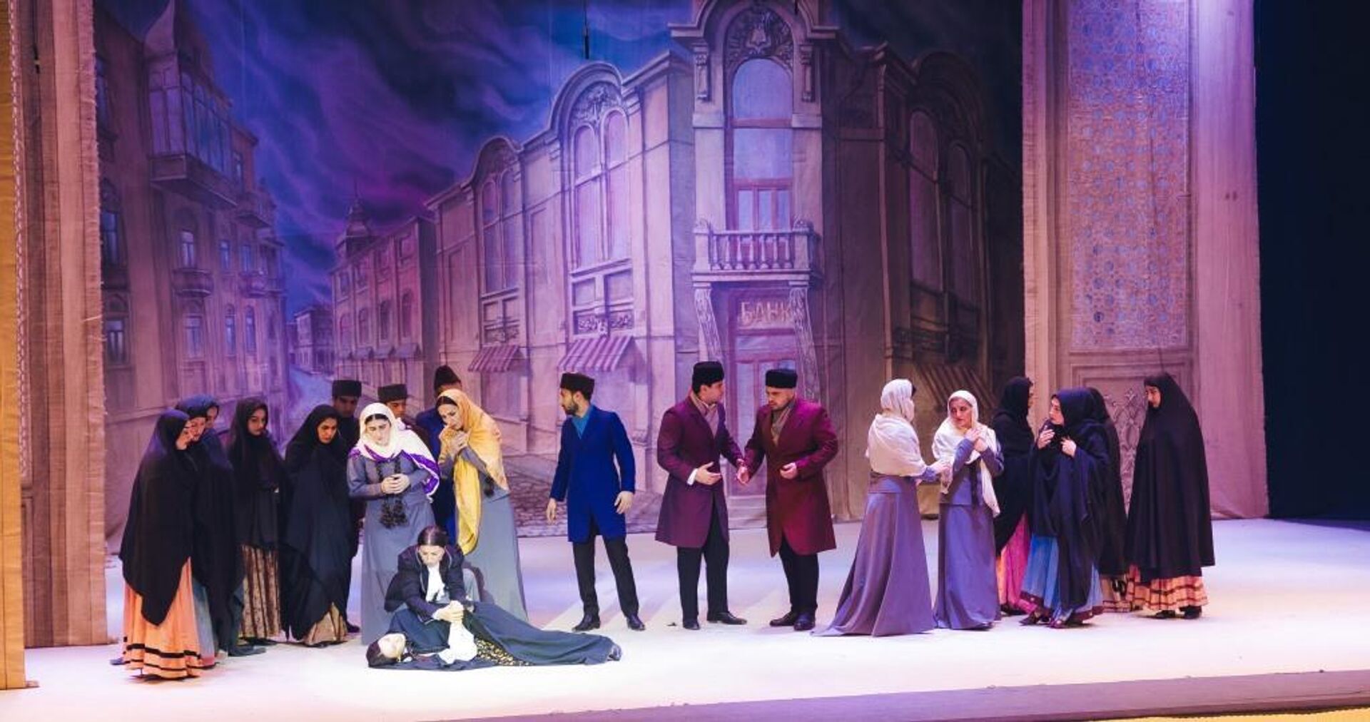 На сцене Гянджинской государственной филармонии имени Фикрета Амирова впервые состоялся показ оперы Севиль - Sputnik Азербайджан, 1920, 15.11.2022