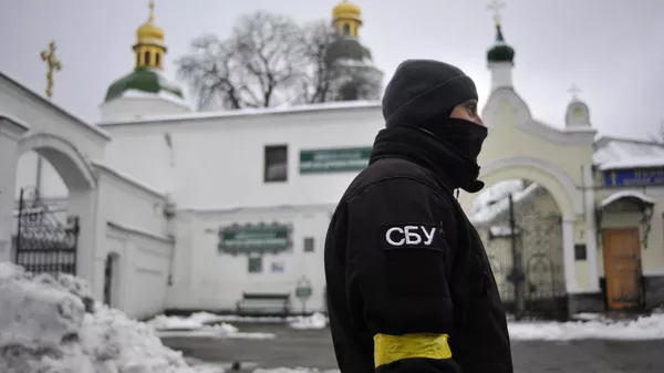Oбыск в Киево-Печерской лавре - Sputnik Азербайджан