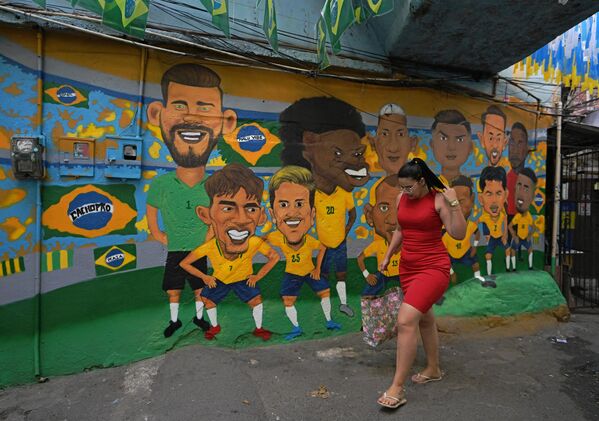 Граффити с изображением игроков бразильской сборной к ЧМ-2022 по футболу в Рио-де-Жанейро. - Sputnik Азербайджан