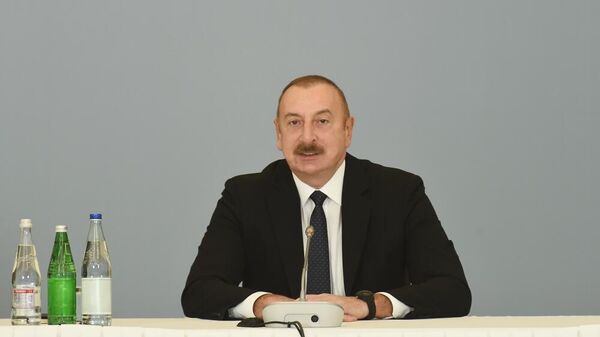Prezident İlham Əliyev Bakıda beynəlxalq konfransda iştirak edir  - Sputnik Азербайджан