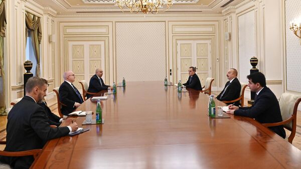 Президент Азербайджана Ильхам Алиев встретился с главным советником Государственного департамента США по переговорам на Кавказе Филипом Рикер - Sputnik Азербайджан