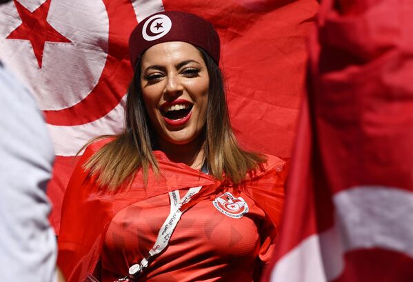 Болельщица сборной Туниса перед началом матча группового этапа чемпионата мира по футболу между сборными Туниса и Австралии. - Sputnik Азербайджан