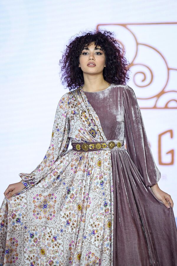 В Баку стартовал 13-й сезон официальной Недели моды страны – Azerbaijan Fashion Week. - Sputnik Азербайджан