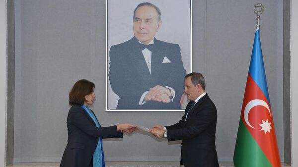  Джейхун Байрамов принял копии верительных грамот нового посла Франции Анн Буайон - Sputnik Азербайджан