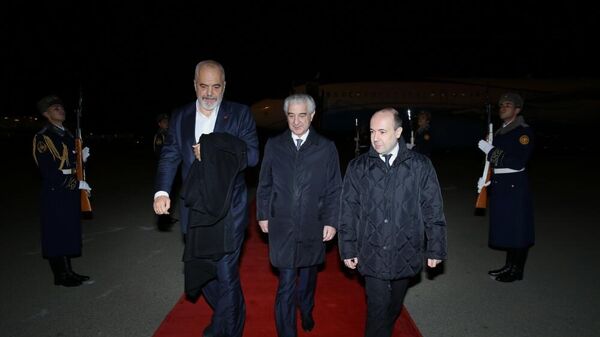 Премьер-министр Албании Эди Рама прибыл с рабочим визитом в Азербайджан - Sputnik Азербайджан