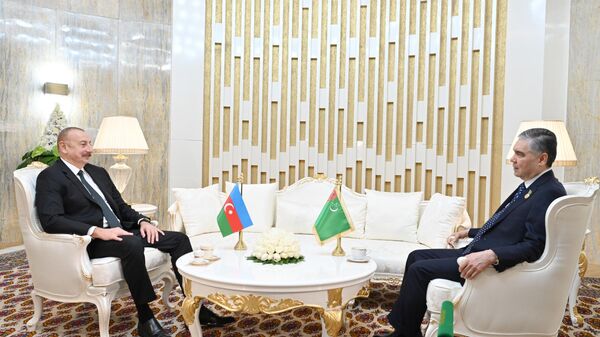 Ильхам Алиев встретился с Гурбангулы Бердымухамедовым - Sputnik Азербайджан