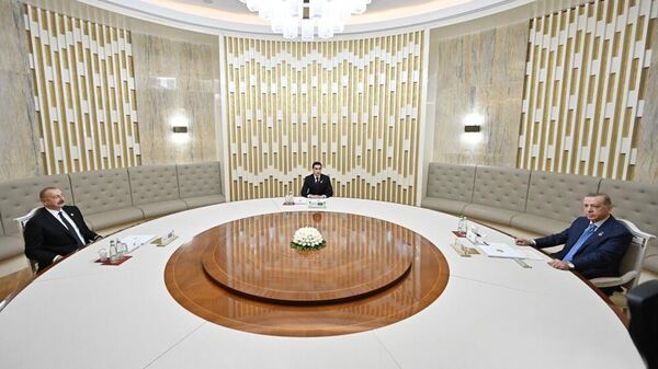 Встреча Президентов Туркменистана, Азербайджана и Турции - Sputnik Азербайджан