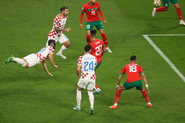 Игровой момент в матче третье место ЧМ-2022 между сборными Хорватии и Марокко