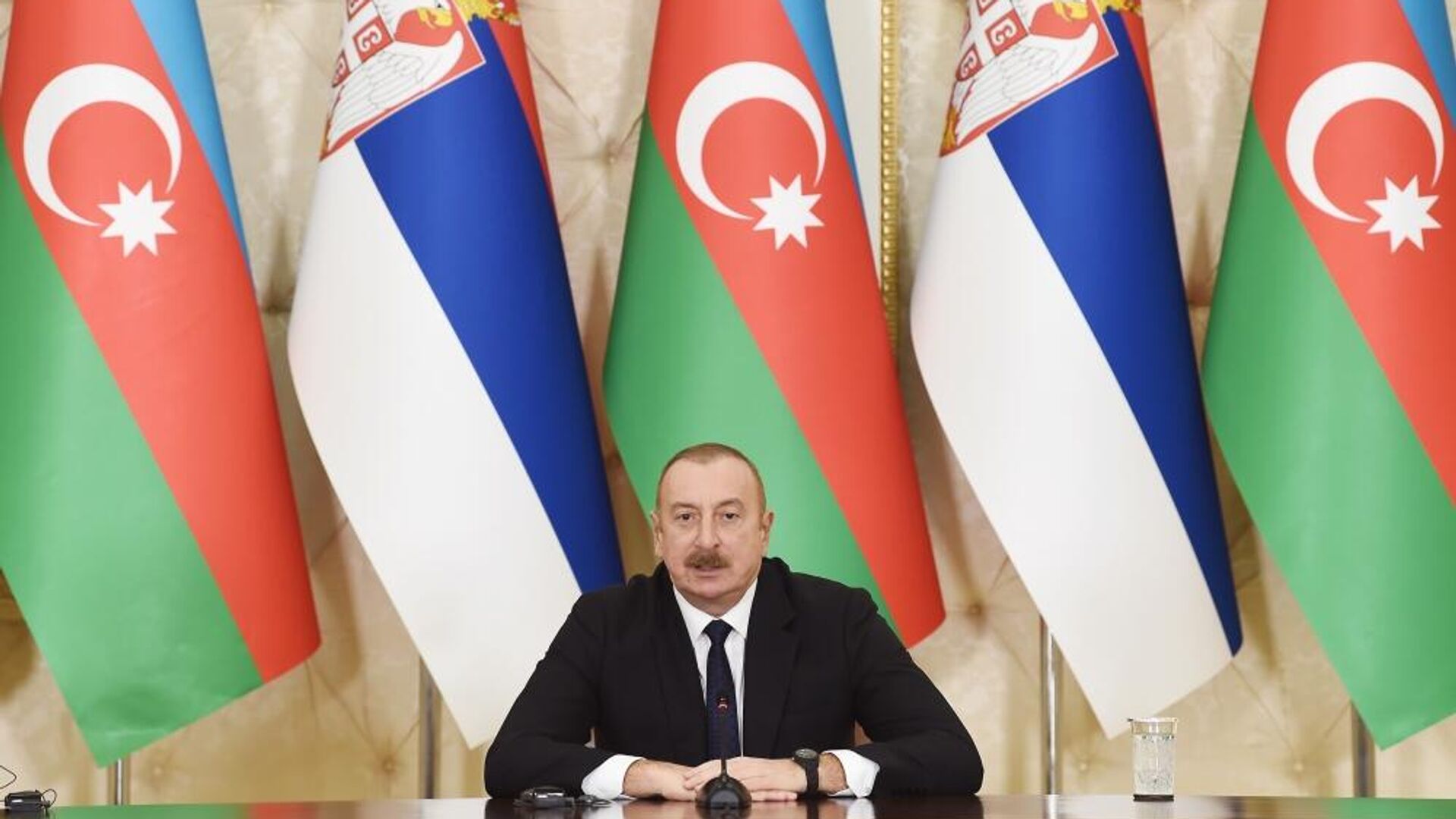 Президент Азербайджанской Республики Ильхам Алиев и Президент Республики Сербия Александар Вучич - Sputnik Азербайджан, 1920, 21.12.2022