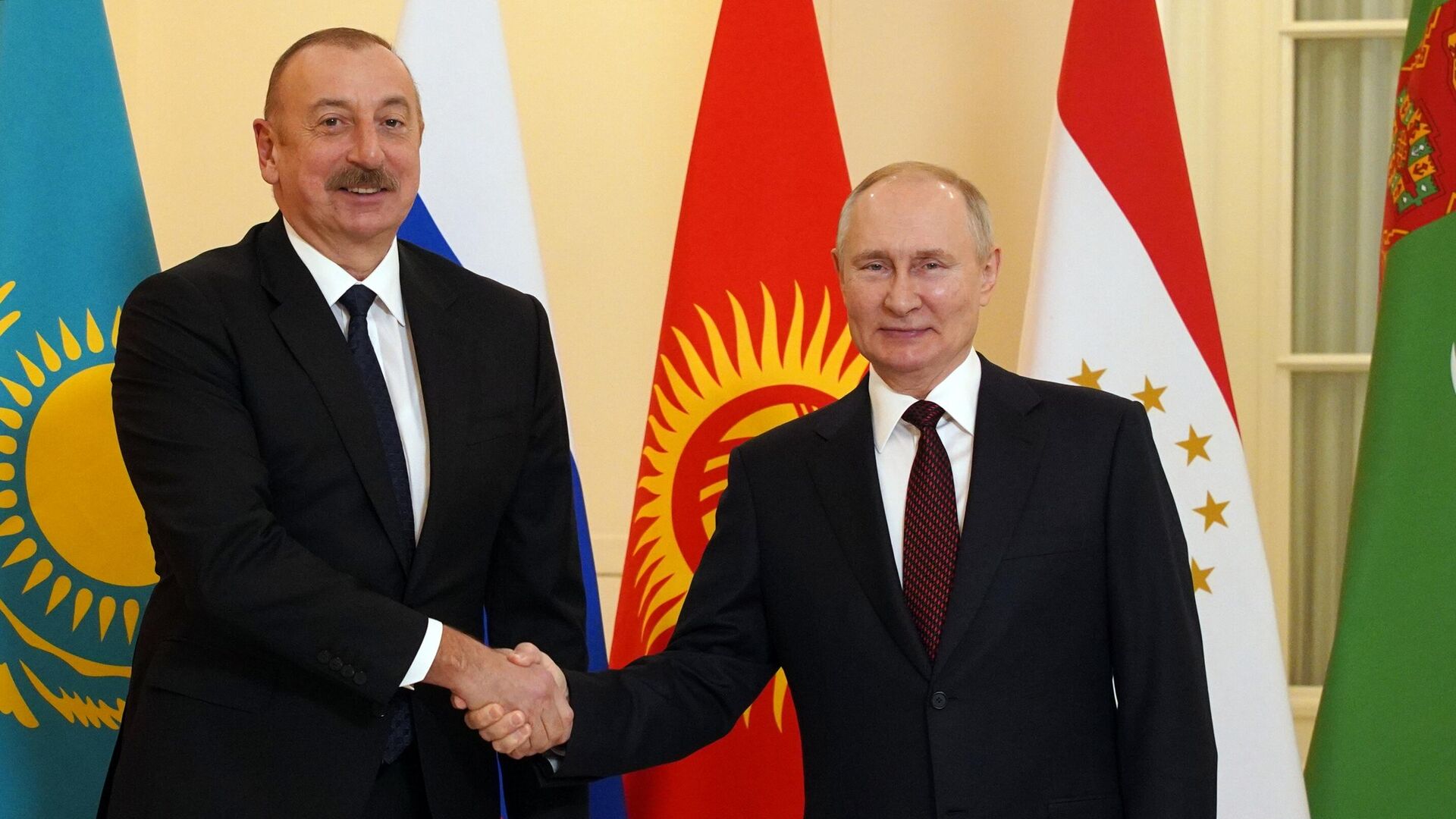 Президент Азербайджана Ильхам Алиев и Президент России Владимир Путин - Sputnik Азербайджан, 1920, 07.10.2023