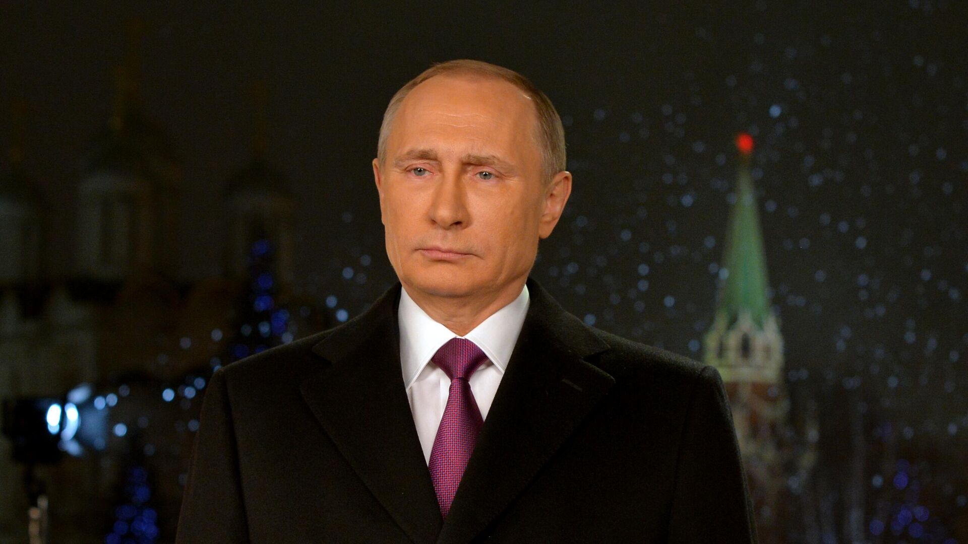 Президент России Владимир Путин во время новогоднего обращения - Sputnik Азербайджан, 1920, 31.12.2023