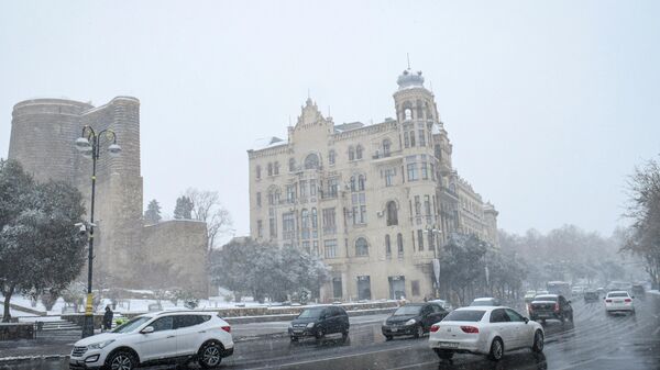 Снег в Баку, 09 января, 2023 - Sputnik Azərbaycan