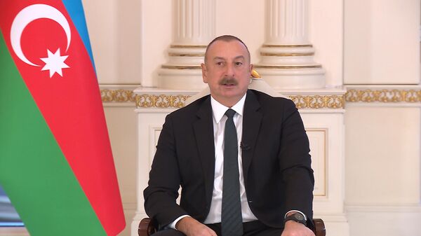 Azərbaycan Prezidenti İlham Əliyev yerli televiziya kanallarına müsahibə verib - Sputnik Азербайджан
