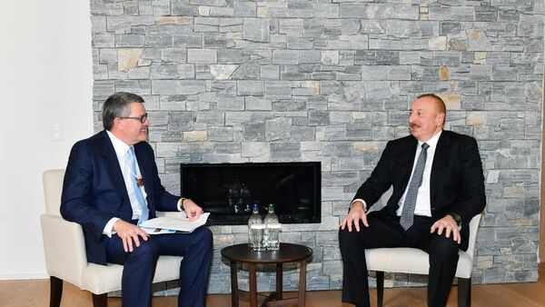 Ильхам Алиев встретился в Давосе с вице-президентом компании CISCO  - Sputnik Азербайджан