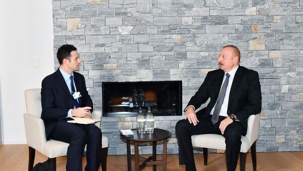 Prezident İlham Əliyev Davosda “The Goldman Sachs Group Inc.” şirkətinin qlobal məsələlər üzrə prezidenti ilə görüşüb - Sputnik Азербайджан
