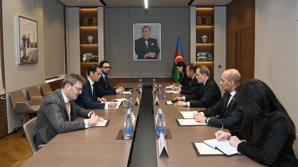 Глава МИД АР и спецпредставитель НАТО обсудили ситуацию вокруг Лачинской дороги - Sputnik Азербайджан