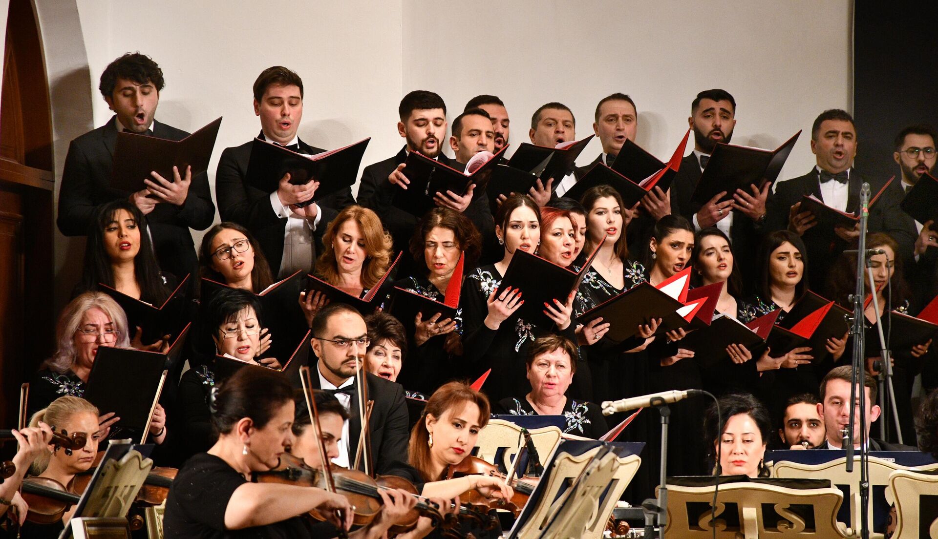В Филармонии прошёл концерт, посвященный трагедии 20 января - Sputnik Азербайджан, 1920, 20.01.2023