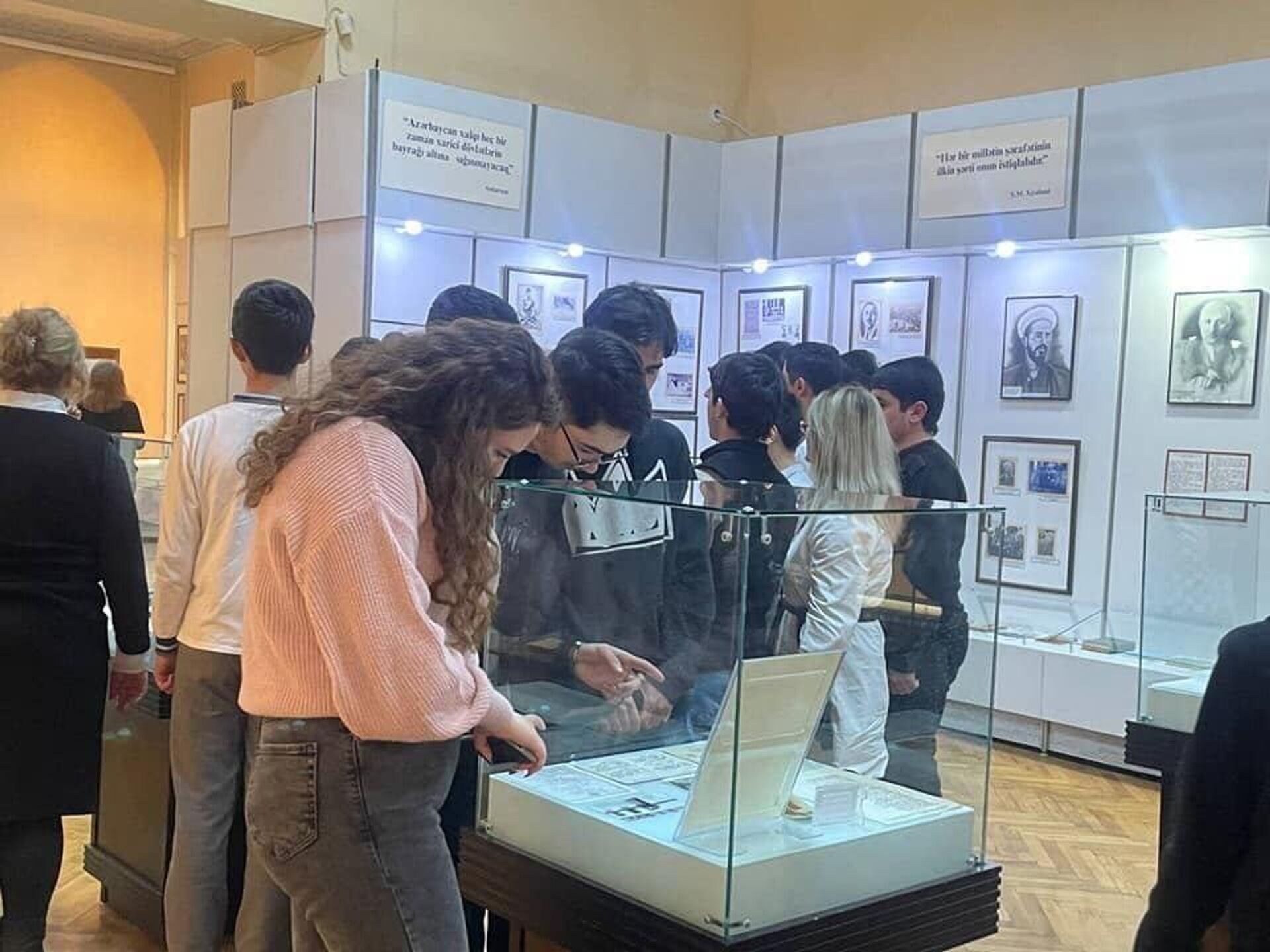 Музей независимости представил личные вещи шехидов, погибших 20 января - Sputnik Азербайджан, 1920, 20.01.2023
