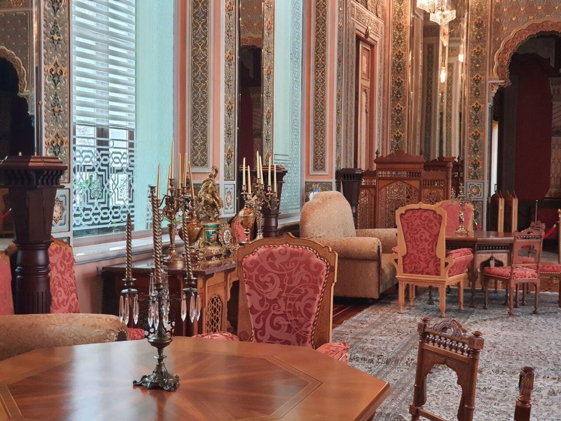 «Восточный зал» в доме Гаджи Зейналабдина Тагиева - Sputnik Азербайджан, 1920, 25.01.2023
