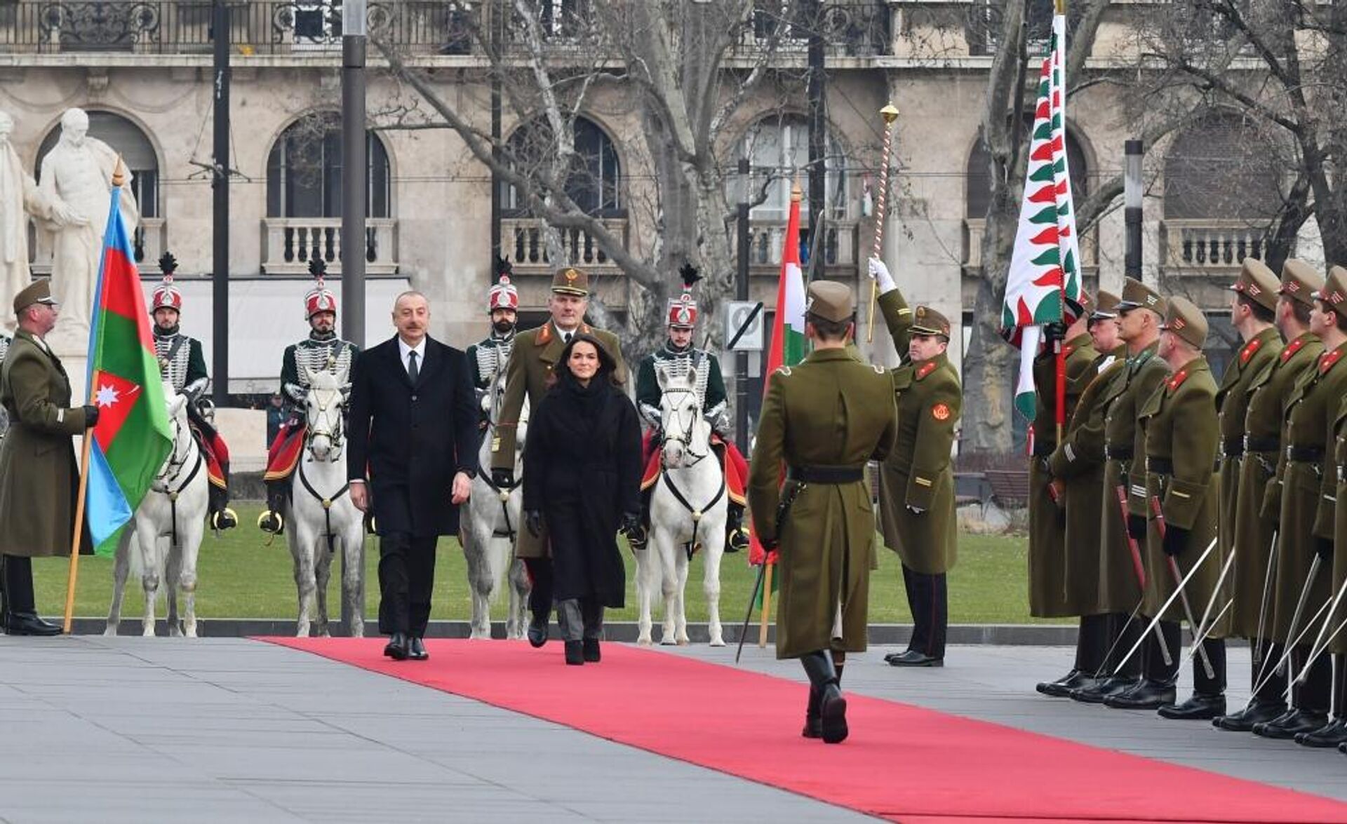 Budapeştdə Azərbaycan Prezidenti İlham Əliyevin rəsmi qarşılanma mərasimi olub
 - Sputnik Azərbaycan, 1920, 30.01.2023