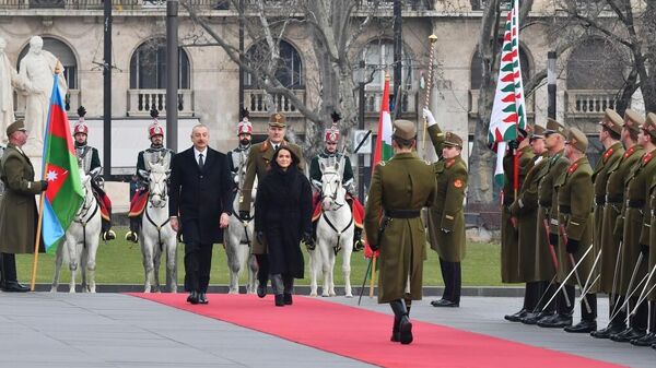Церемония официальной встречи Ильхама Алиева состоялась в Будапеште
 - Sputnik Азербайджан