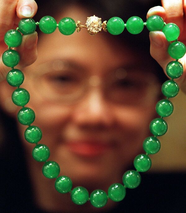 Ожерелье Doubly Fortunate стоимостью $4 миллиона перед аукционом Christie&#x27;s Hong Kong. - Sputnik Азербайджан