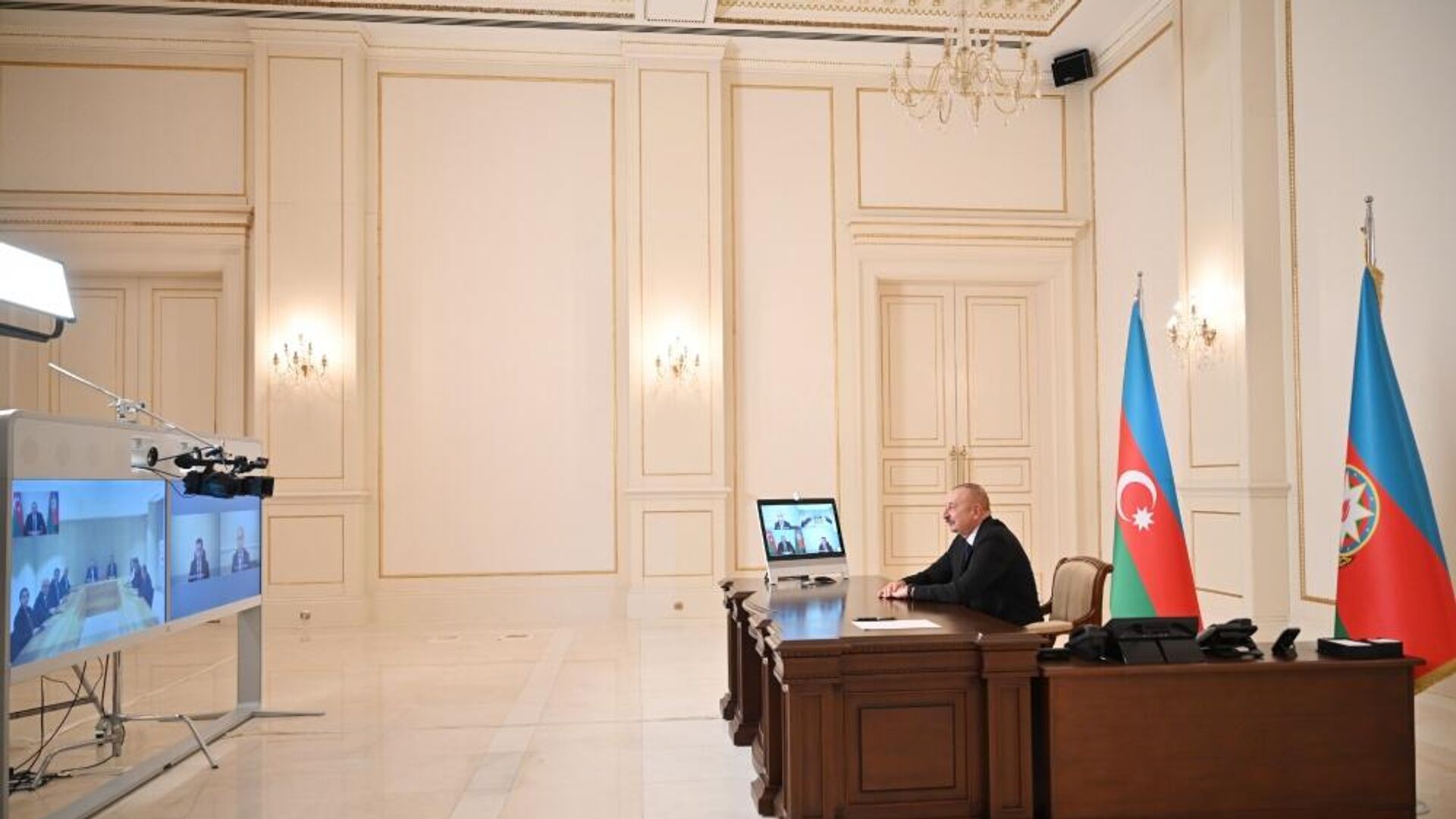 Президент Ильхам Алиев принял министра национального образования Турции и членов группы ВНСТ - Sputnik Азербайджан, 1920, 01.02.2023