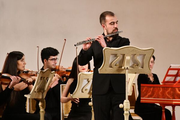 В Азербайджанской государственной академической филармонии имени Муслима Магомаева состоялся концерт под названием “Посвящение Иоганну Себастьяну Баху” - Sputnik Азербайджан