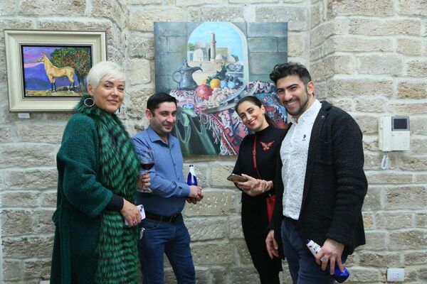 В галерее Nur Art House состоялось открытие выставки работ молодых азербайджанских художников - Sputnik Азербайджан