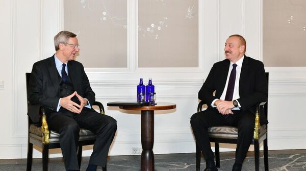 Ильхам Алиев встретился в Мюнхене с гендиректором Восточногерманской бизнес-ассоциации
 - Sputnik Азербайджан