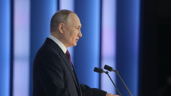 Президент РФ Владимир Путин выступает с ежегодным посланием Федеральному собранию. - Sputnik Азербайджан
