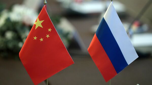 Флаги Китая и России - Sputnik Азербайджан