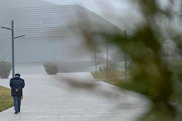 ​Баку окутал густой туман. - Sputnik Азербайджан