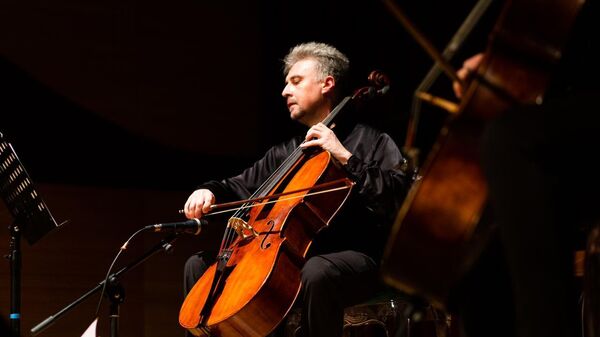 Концерт заслуженного артиста, виолончелиста Алексея Милтых в Международном Центре Мугама - Sputnik Азербайджан
