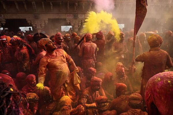 Hindistanda Holi festivalı qeyd edilir. - Sputnik Azərbaycan
