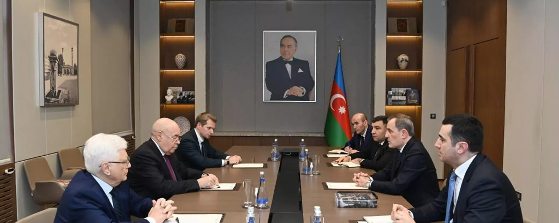 7 mart 2023-cü il tarixində Azərbaycan Respublikasının xarici işlər naziri Ceyhun Bayramov ilə Rusiya Federasiyası Prezidentinin beynəlxalq mədəniyyət əməkdaşlığı üzrə xüsusi nümayəndəsi Mixail Şvıdkoy arasında görüş keçirilib - Sputnik Азербайджан, 1920, 07.03.2023