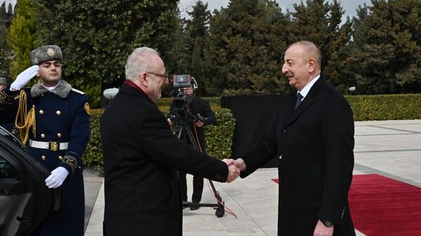 Церемония официальной встречи президента Латвии в Баку - Sputnik Азербайджан