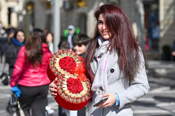 Празднование Международного женского дня в Баку, 8 марта 2023 год. - Sputnik Азербайджан
