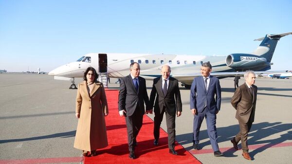 Президент Албании Байрам Бегай прибыл с рабочим визитом в Азербайджан - Sputnik Азербайджан