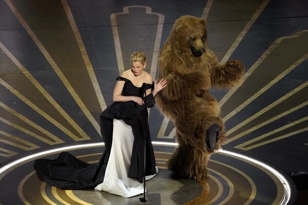 Актриса Элизабет Бэнкс на 95-й церемонии вручения наград премии &quot;Оскар&quot; в Голливуде. - Sputnik Азербайджан