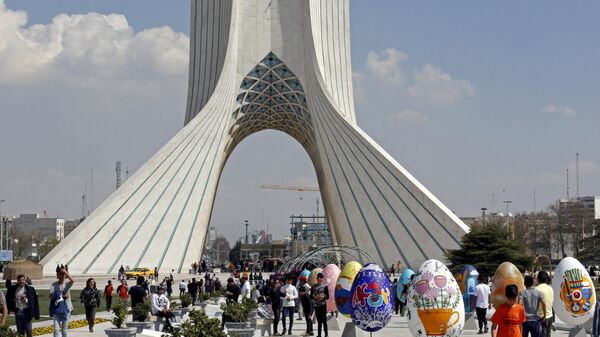 Люди в Тегеране, фото из архива - Sputnik Азербайджан