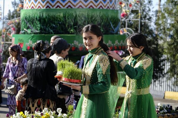 Праздник Новруз в Душанбе, Таджикистан. - Sputnik Азербайджан