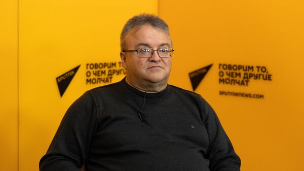 Эксперт Никулин: поставка Украине снарядов с обедненным ураном - военное преступление - Sputnik Азербайджан